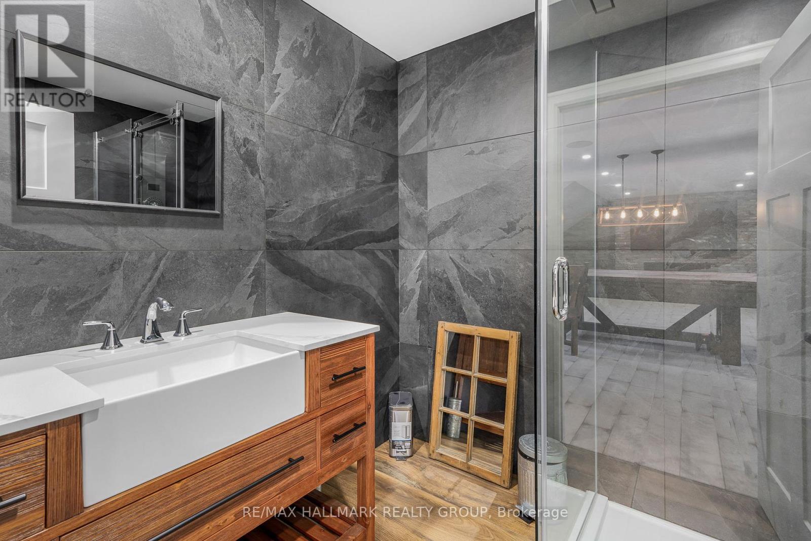 55 De La Seignerie Estates E, Champlain, Ontario  K0B 1K0 - Photo 2 - X12429973