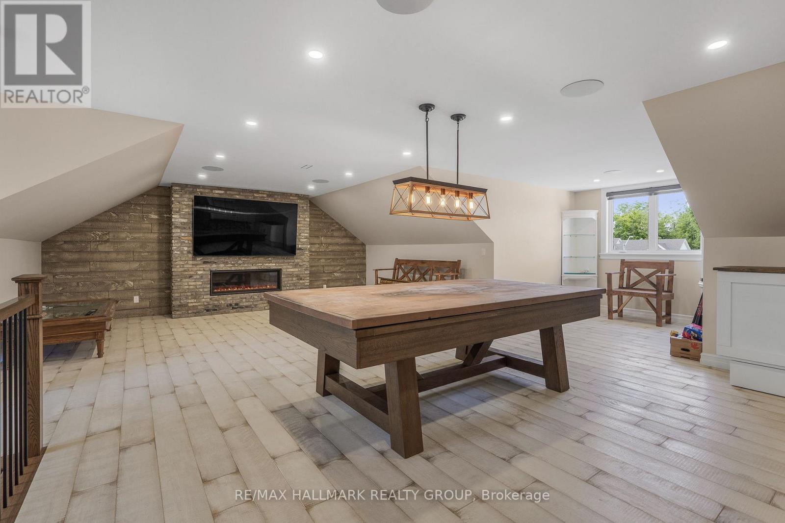 55 De La Seignerie Estates E, Champlain, Ontario  K0B 1K0 - Photo 3 - X12429973