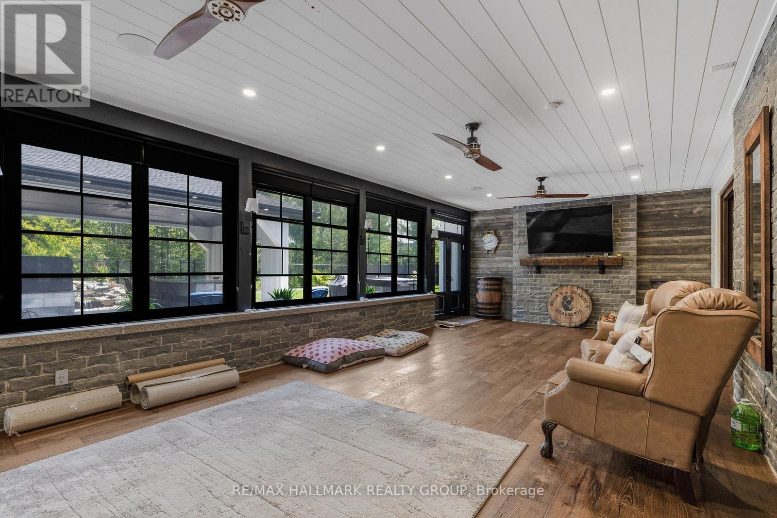 55 De La Seignerie Estates E, Champlain, Ontario  K0B 1K0 - Photo 9 - X12429973