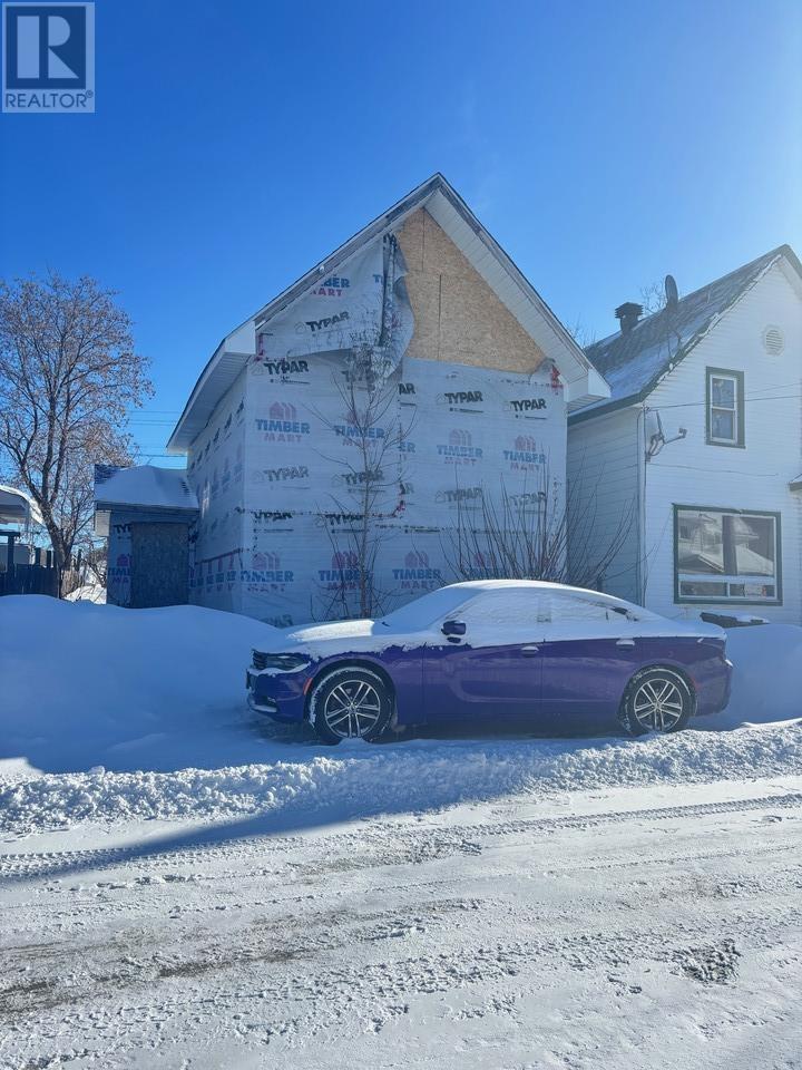 8 Grace St, Sault Ste. Marie, Ontario  P6A 2S6 - Photo 1 - SM260575
