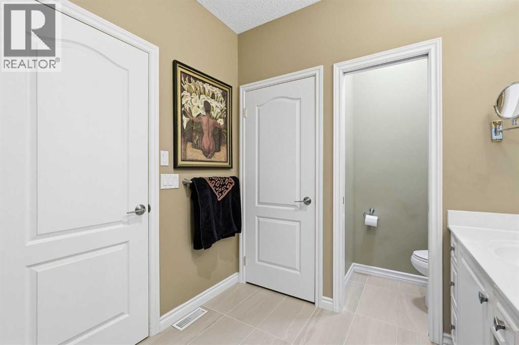 23 Prominence Point Sw, Calgary, Alberta  T3H 3E8 - Photo 25 - A2288819