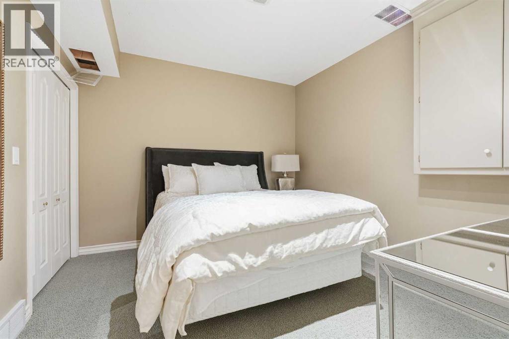 23 Prominence Point Sw, Calgary, Alberta  T3H 3E8 - Photo 44 - A2288819