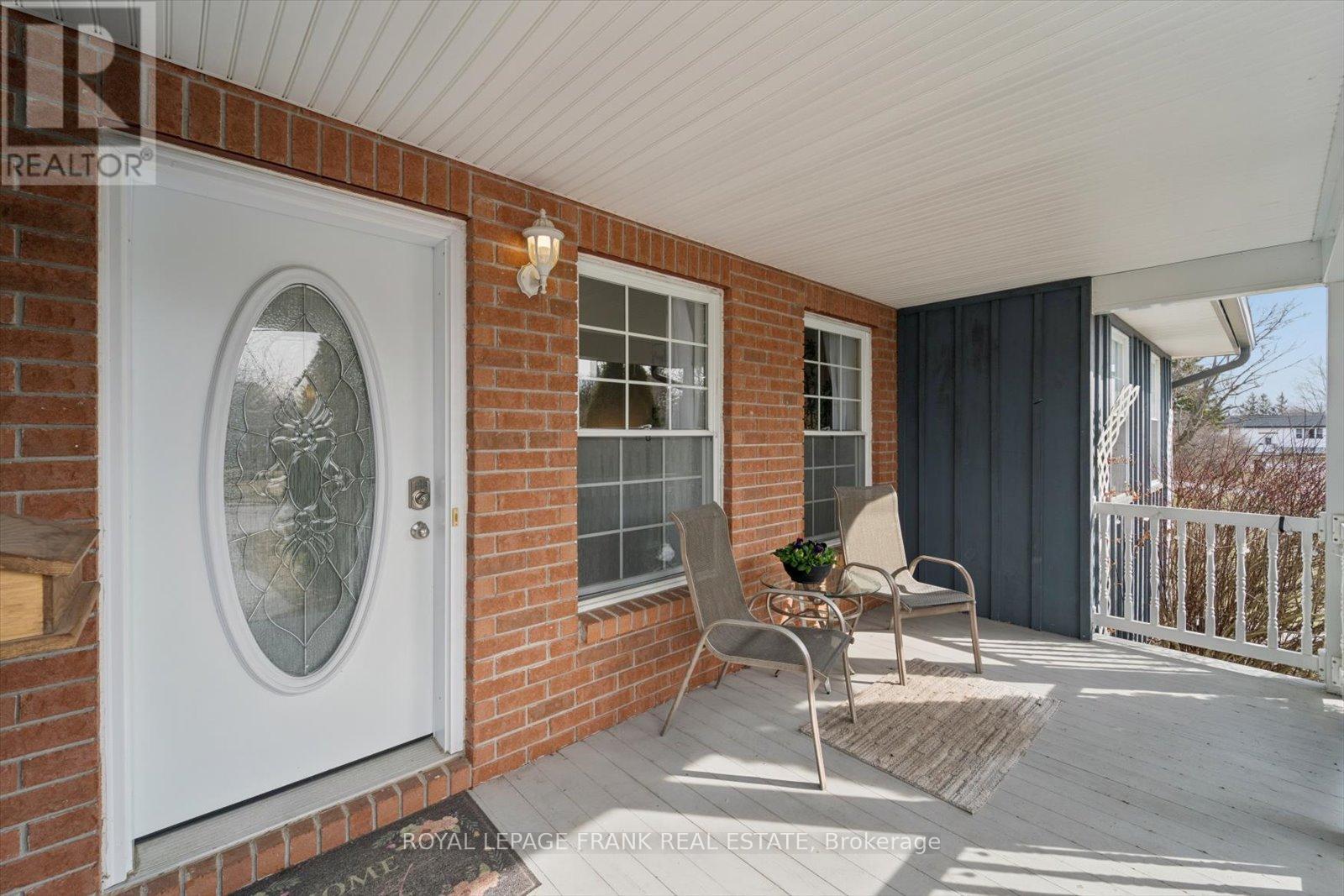 10 Olympia Court, Kawartha Lakes, Ontario  K9V 6C8 - Photo 5 - X12939130