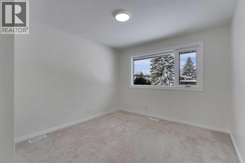 4824 Claret Street Nw, Calgary, Alberta  T2L 1C1 - Photo 14 - A2297164