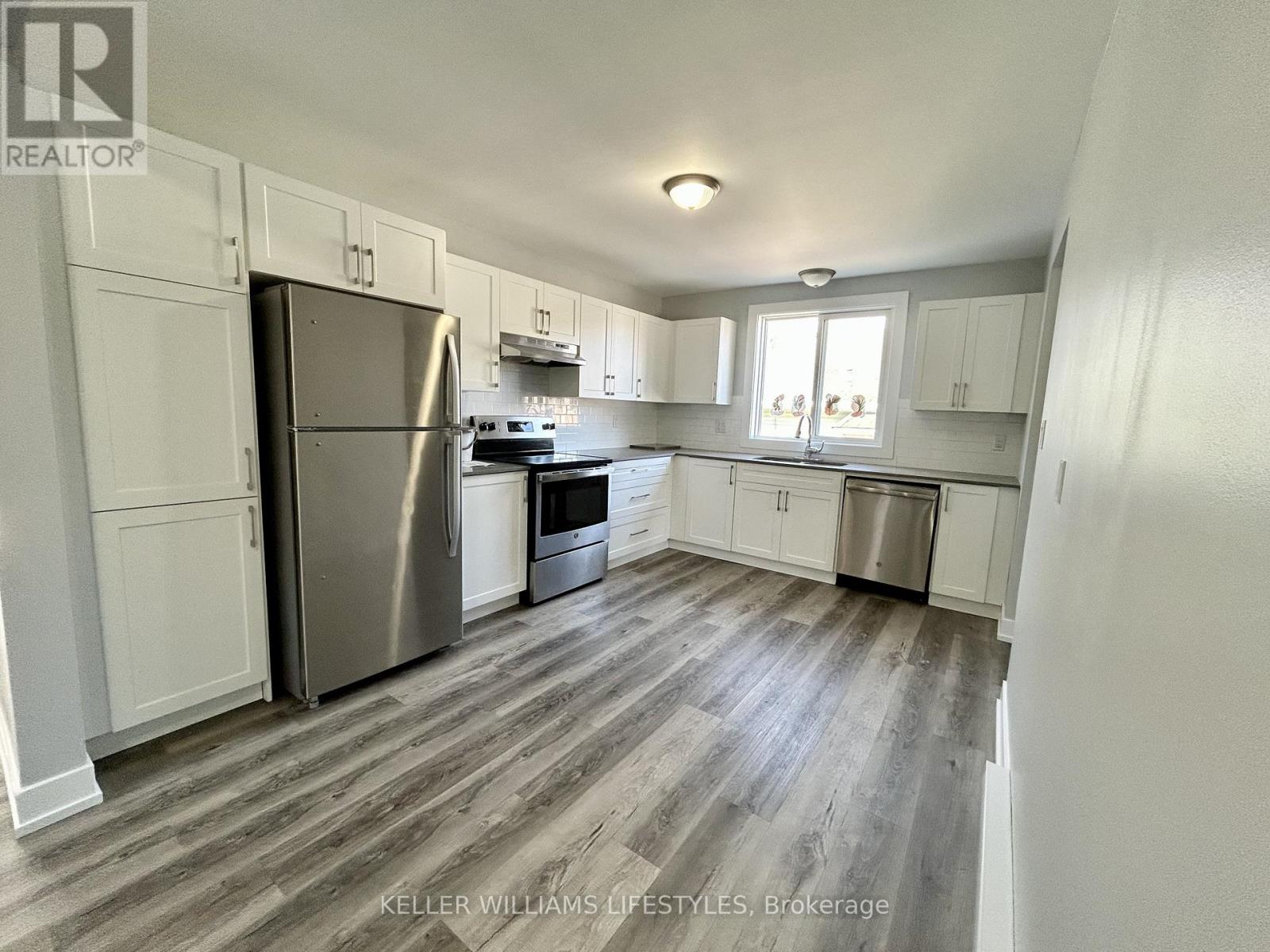 2 - 83 Marlborough Avenue, London South, Ontario  N5Z 3S4 - Photo 6 - X12939238