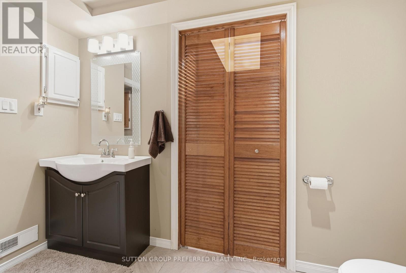 156 St George Street, Central Elgin, Ontario  N5P 2M4 - Photo 35 - X12939242