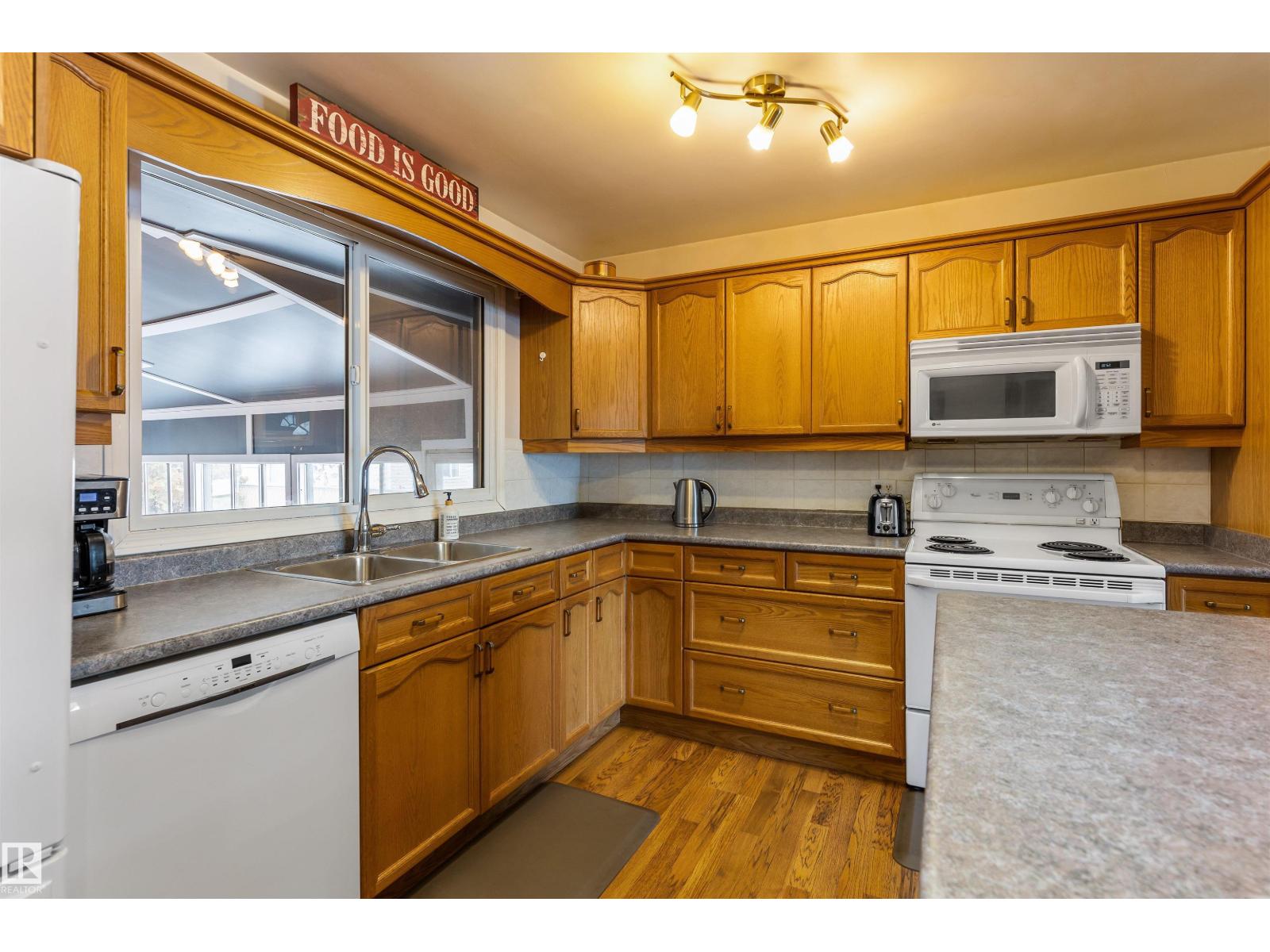 65 Mission Av, St. Albert, Alberta  T8N 1H9 - Photo 11 - E4479814