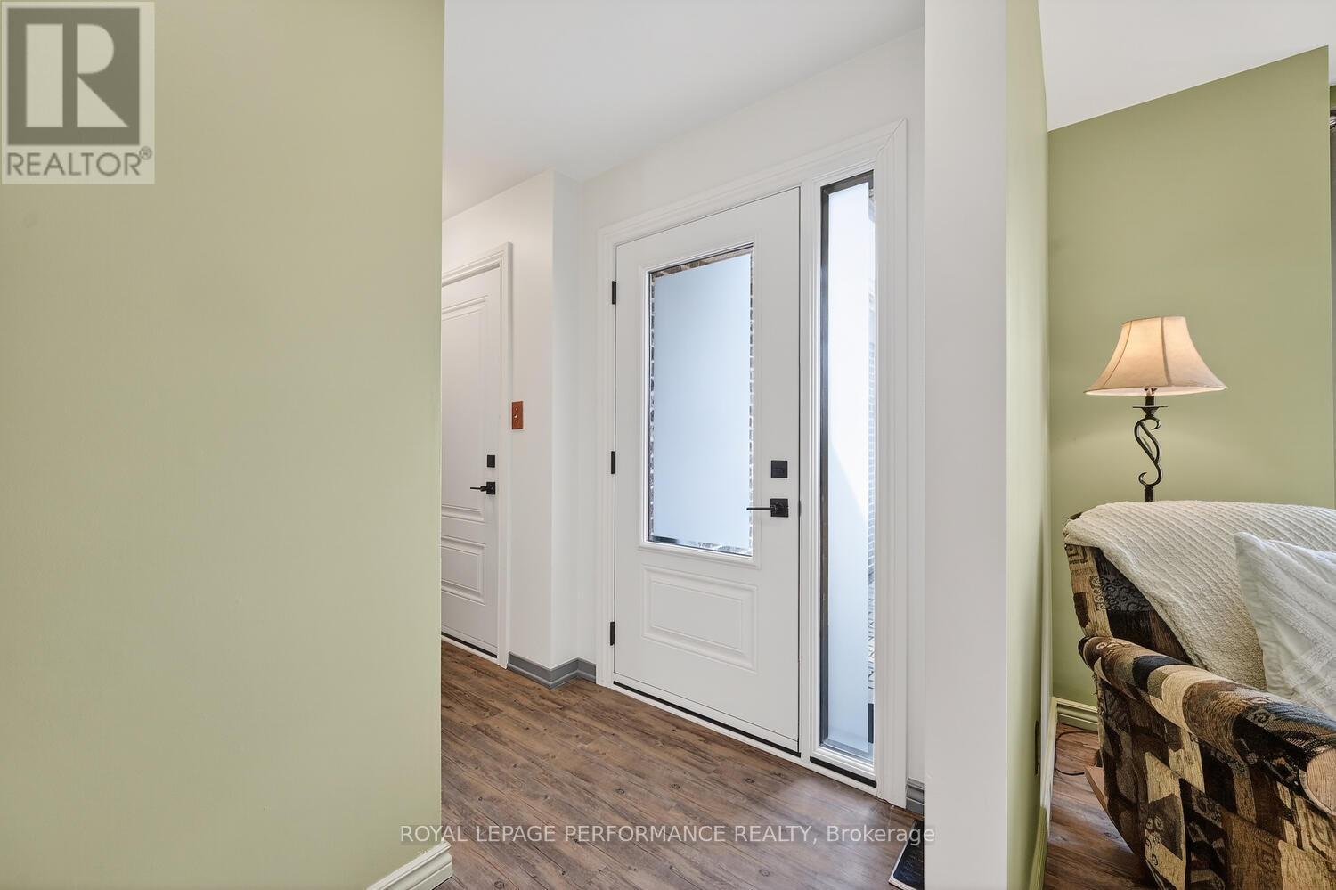 107 Lorne Street, Smiths Falls, Ontario  K7A 3L1 - Photo 2 - X12938990