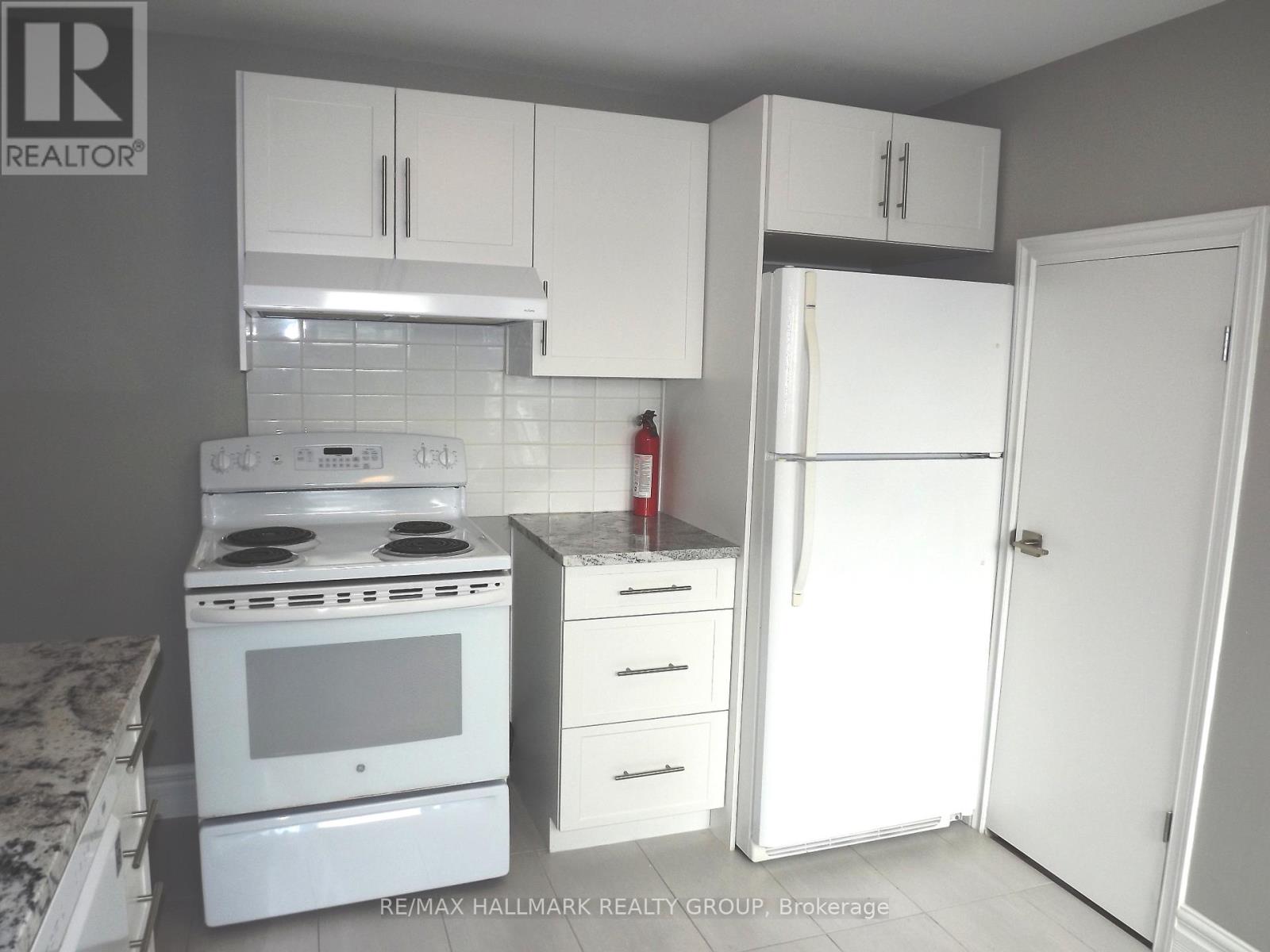 3 - 570 Gladstone Avenue, Ottawa, Ontario  K1R 5P3 - Photo 4 - X12939090