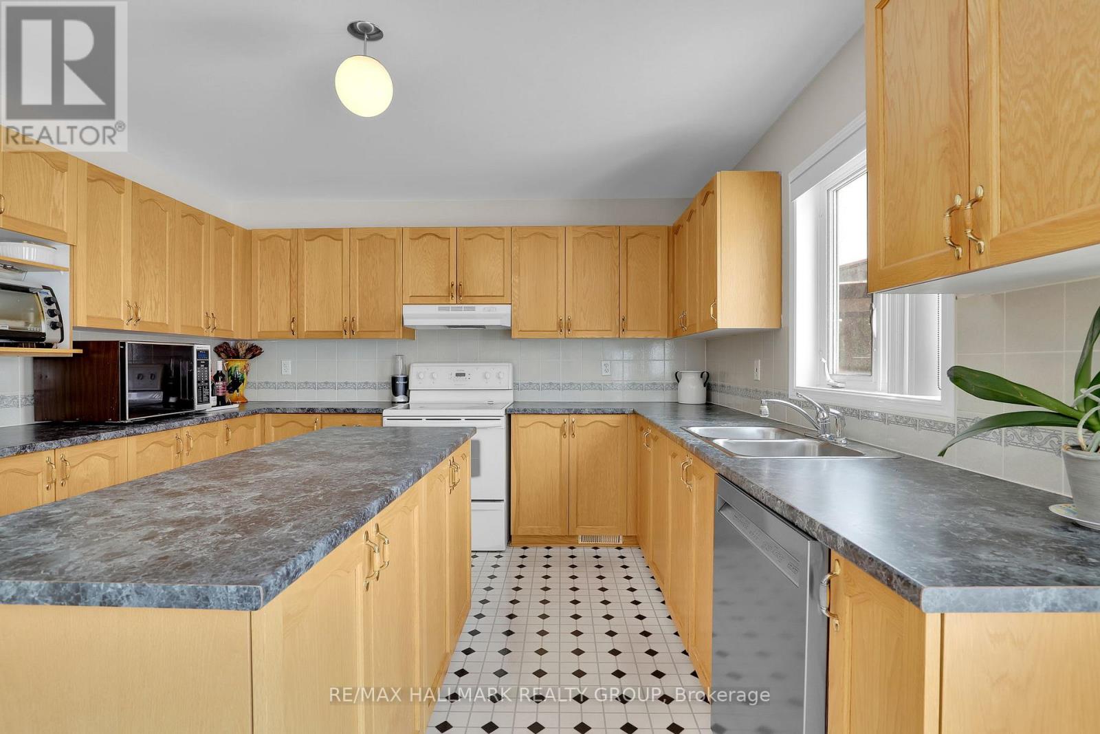 634 Aquaview Drive, Ottawa, Ontario  K4A 4W2 - Photo 14 - X12939100