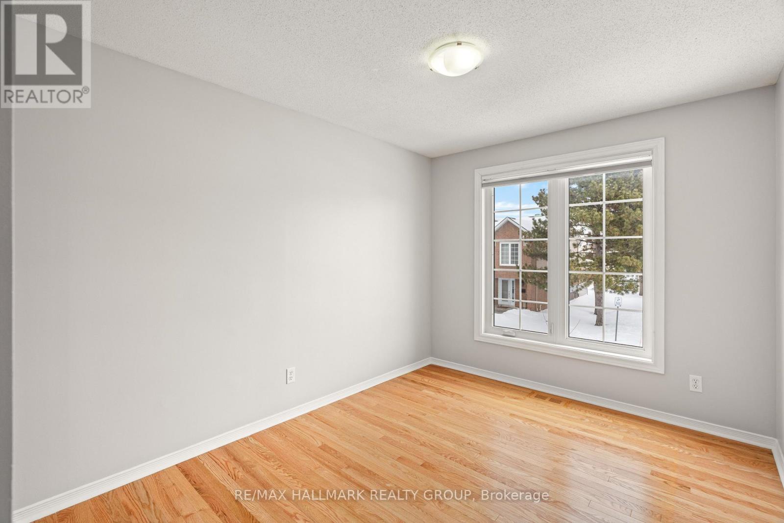 14 Wrenwood Crescent, Ottawa, Ontario  K2G 5V3 - Photo 32 - X12939198