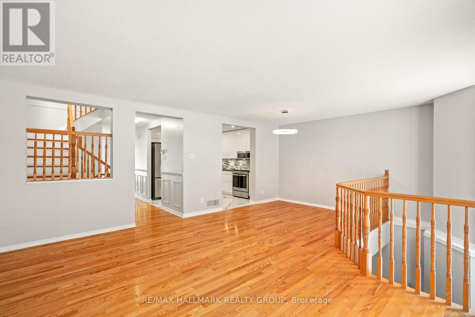 14 Wrenwood Crescent, Ottawa, Ontario  K2G 5V3 - Photo 8 - X12939198