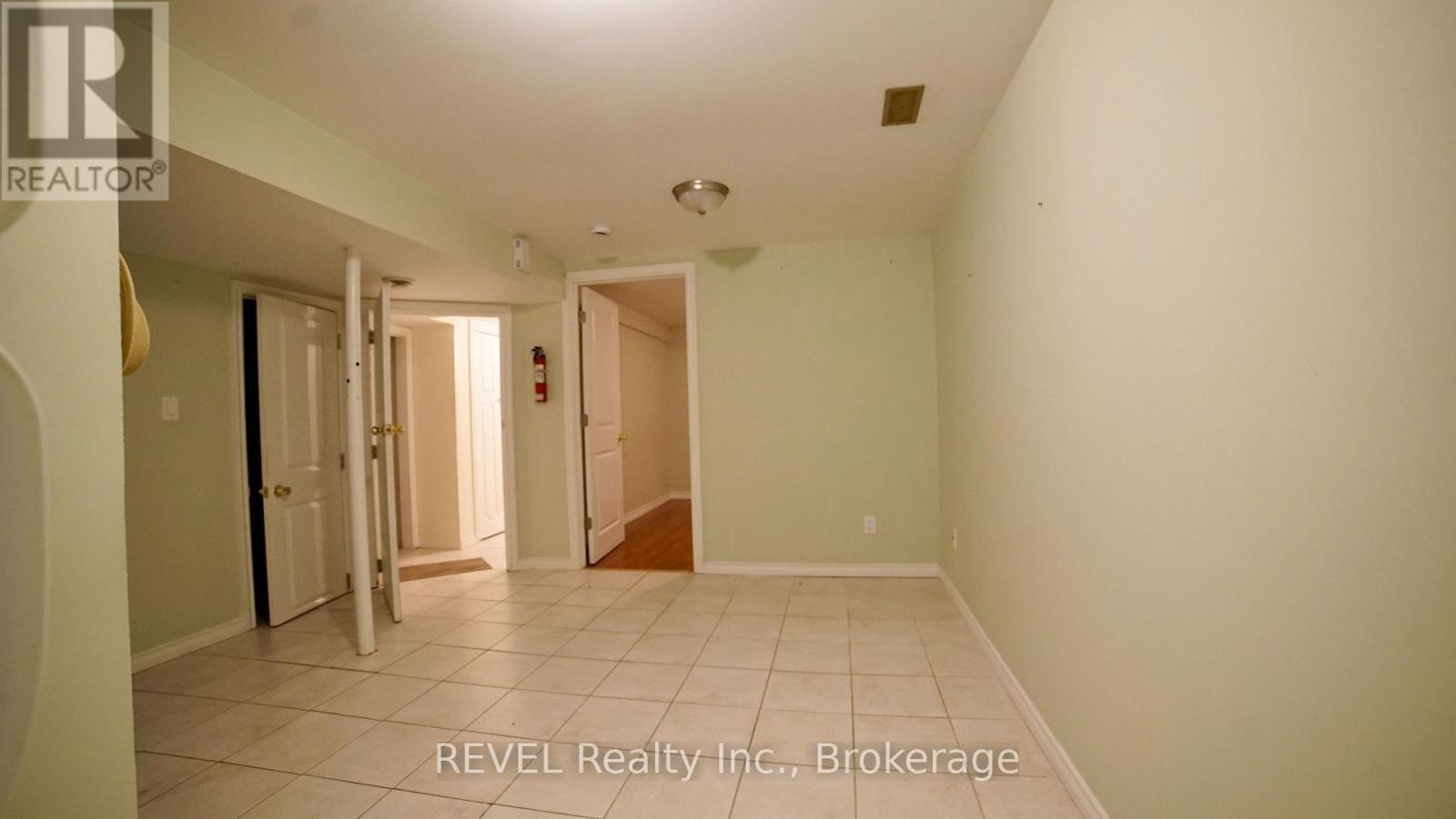 32 Vintage Crescent, St. Catharines, Ontario  L2S 3C3 - Photo 22 - X12939150