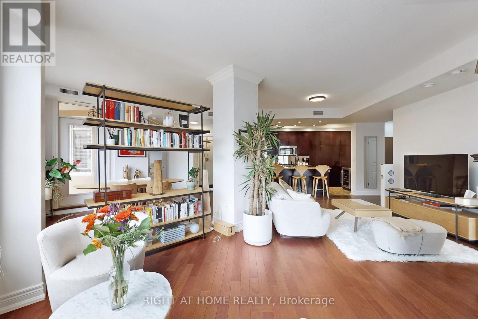 1109 - 100 Hayden Street, Toronto, Ontario  M4Y 3C7 - Photo 17 - C12938950