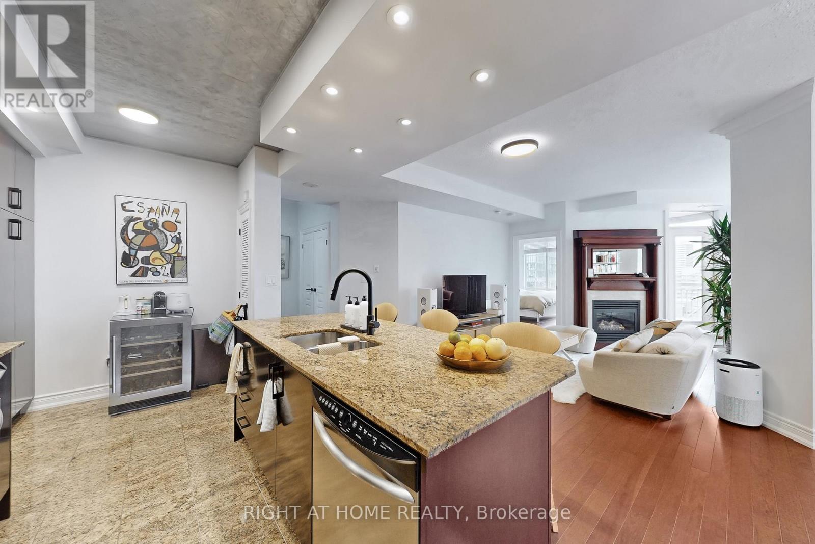 1109 - 100 Hayden Street, Toronto, Ontario  M4Y 3C7 - Photo 23 - C12938950