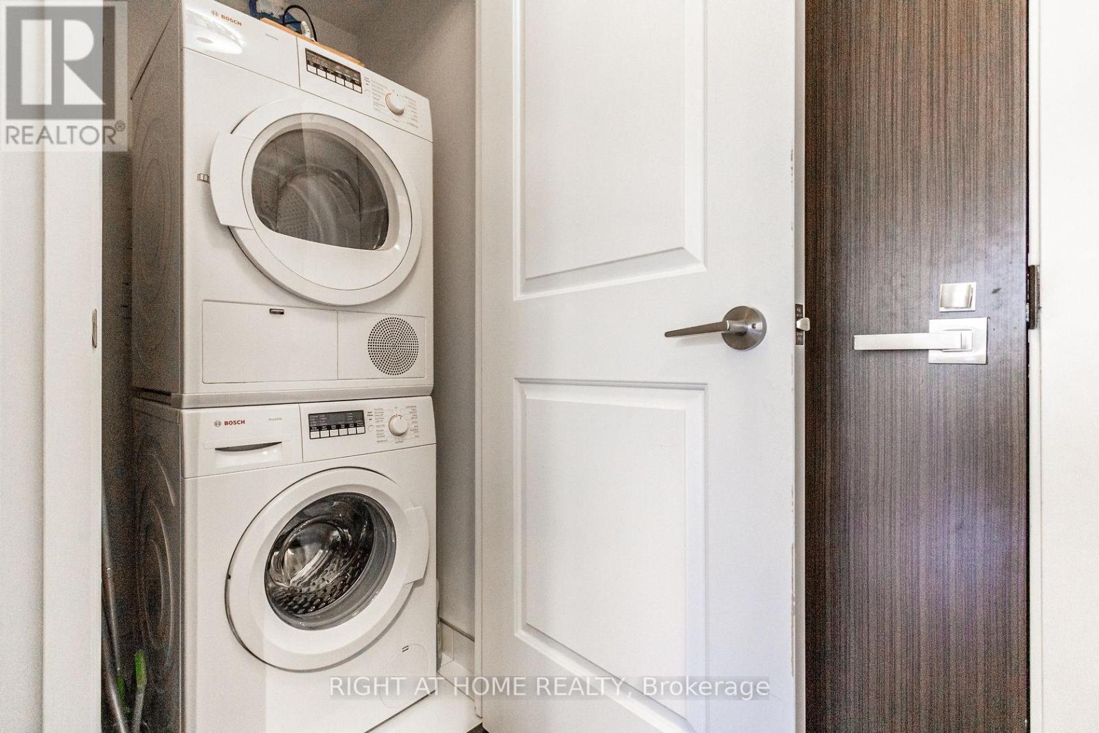 301 - 1 The Esplanade, Toronto, Ontario  M5E 0A8 - Photo 13 - C12939008