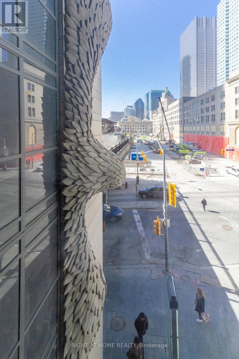 301 - 1 The Esplanade, Toronto, Ontario  M5E 0A8 - Photo 15 - C12939008