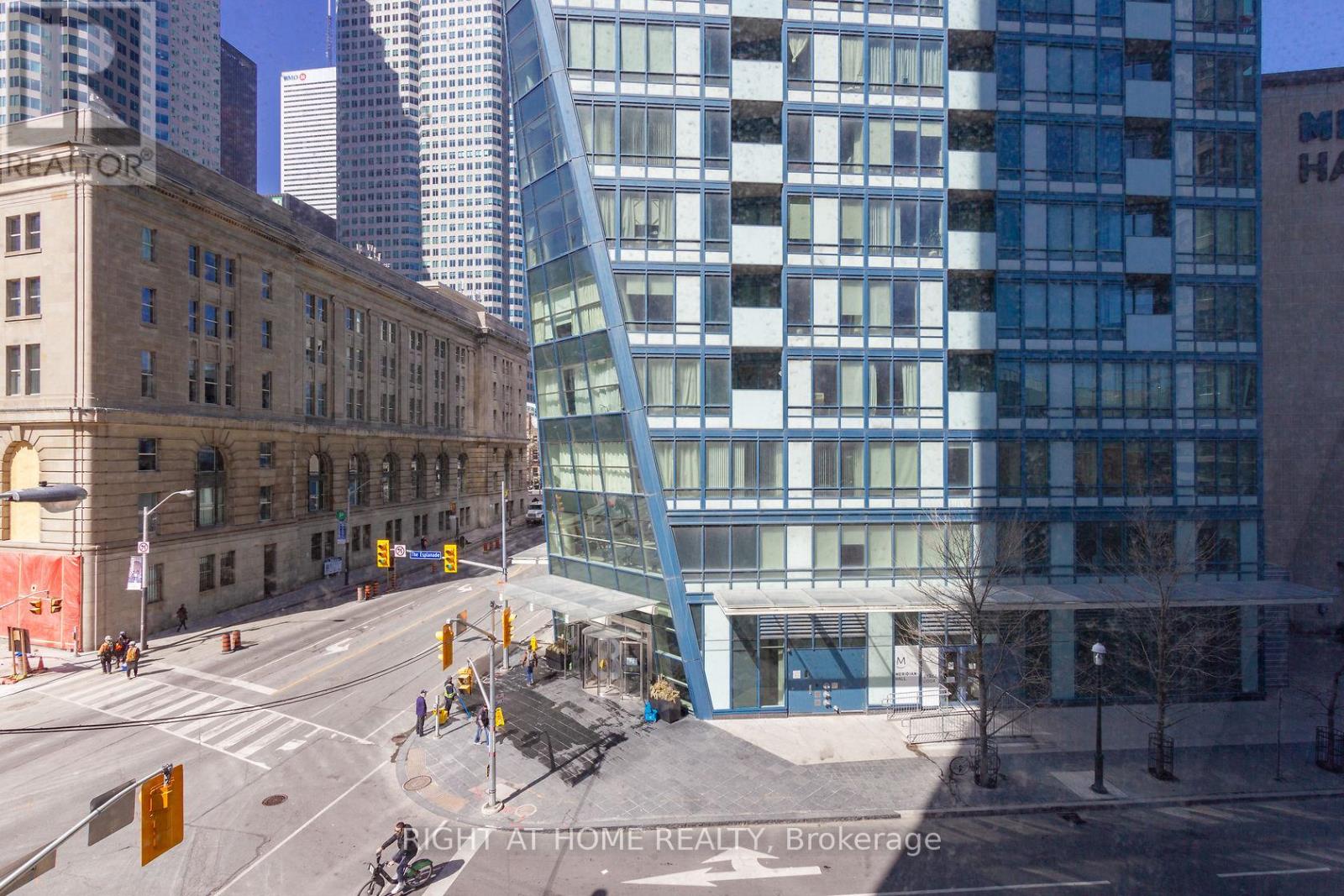 301 - 1 The Esplanade, Toronto, Ontario  M5E 0A8 - Photo 16 - C12939008