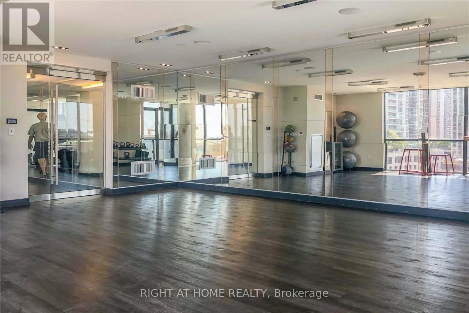 301 - 1 The Esplanade, Toronto, Ontario  M5E 0A8 - Photo 18 - C12939008