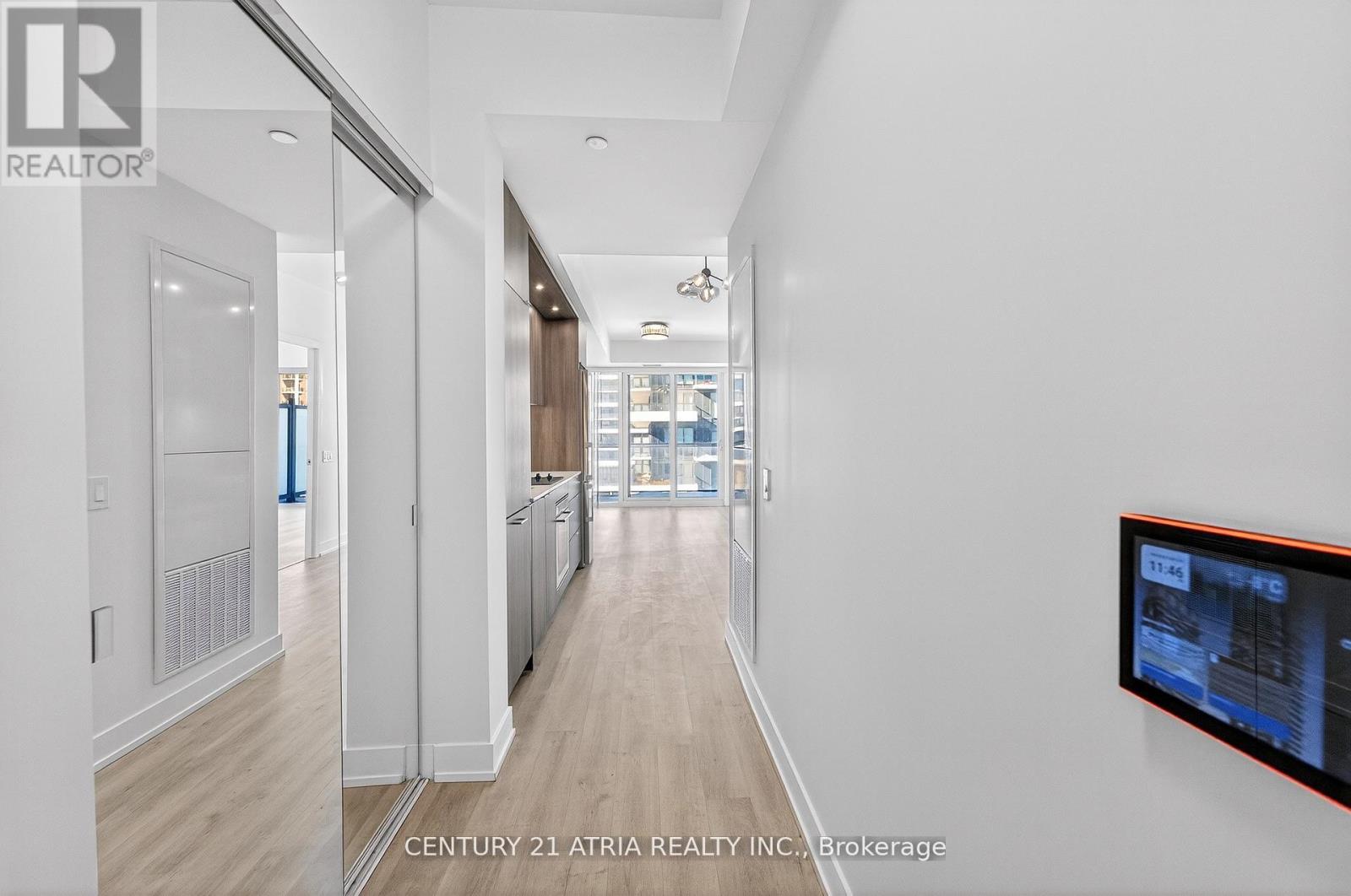 802 - 30 Inn On The Park Drive, Toronto, Ontario  M3C 0P7 - Photo 10 - C12939044