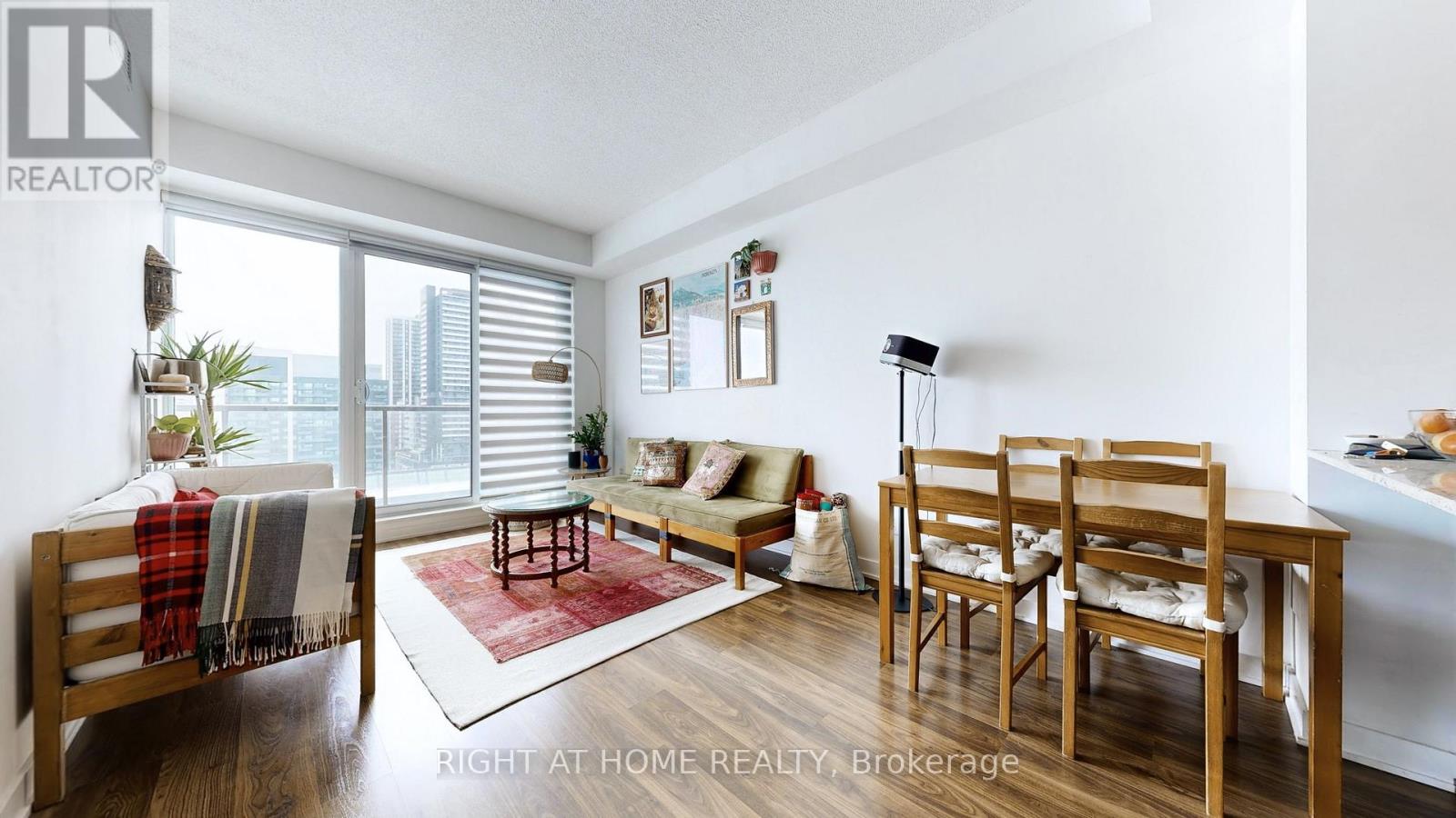 1206 - 260 SACKVILLE STREET, Toronto, Ontario