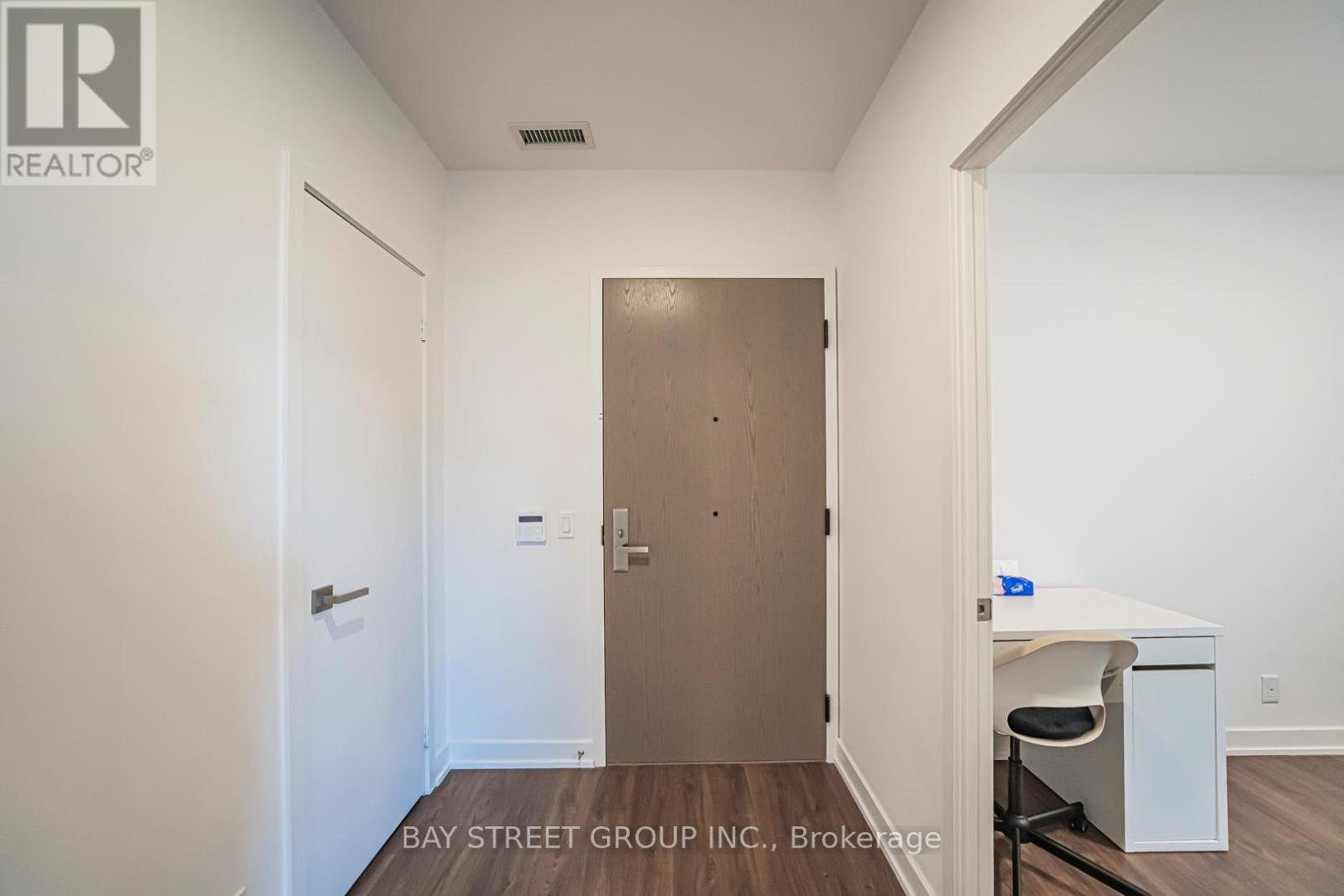 1024 - 30 Tippett Road, Toronto, Ontario  M3H 0E3 - Photo 13 - C12939092