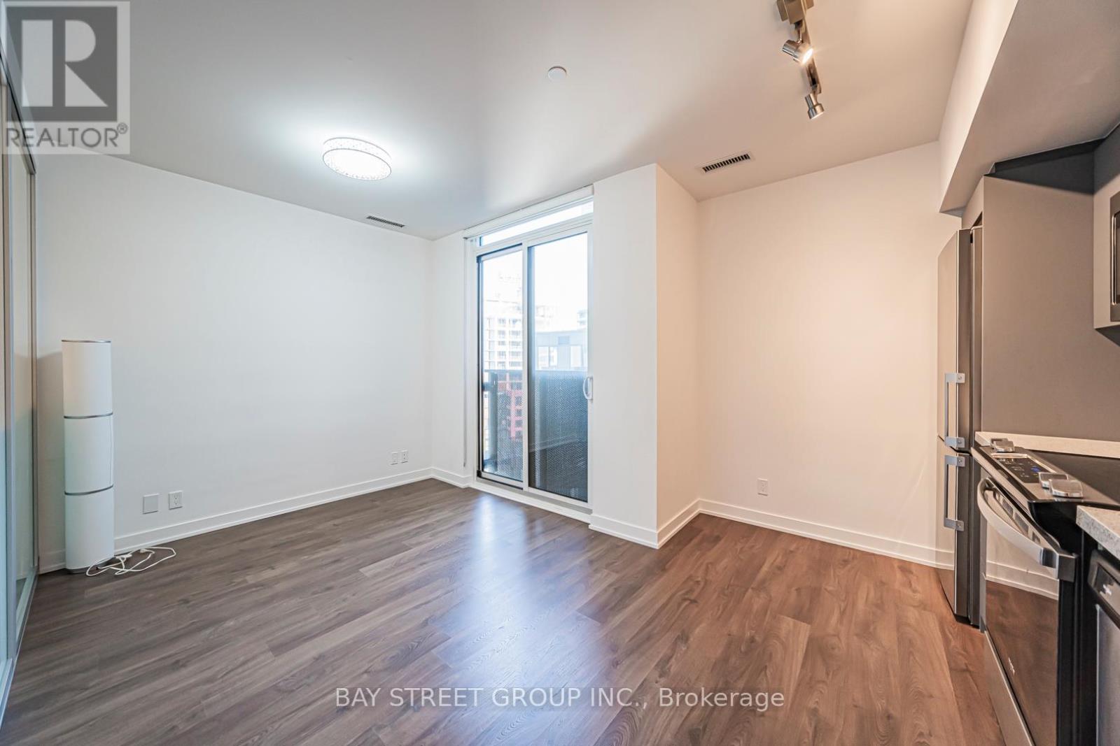 1024 - 30 Tippett Road, Toronto, Ontario  M3H 0E3 - Photo 18 - C12939092