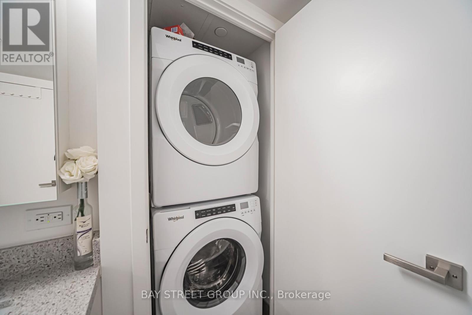 1024 - 30 Tippett Road, Toronto, Ontario  M3H 0E3 - Photo 28 - C12939092