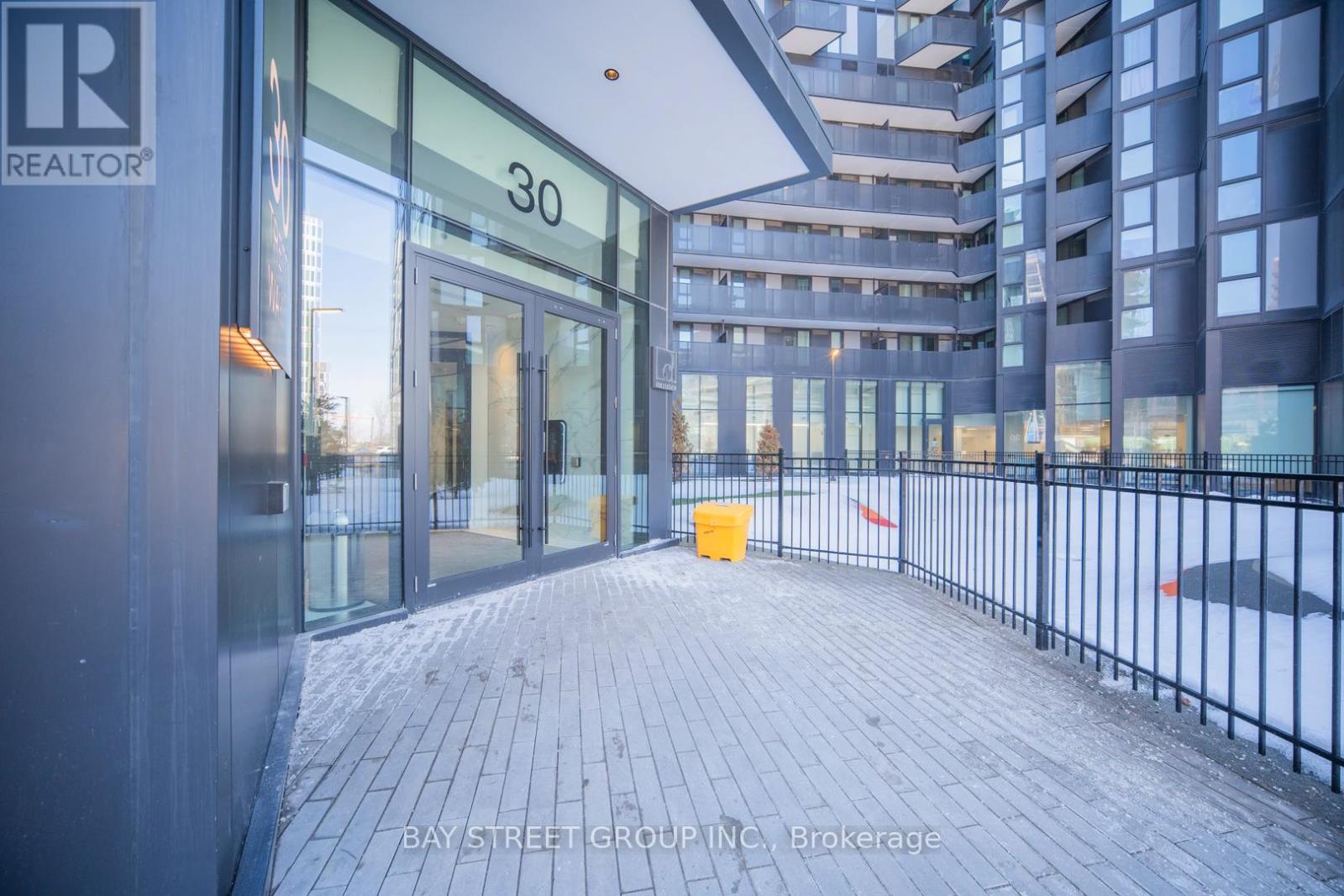 1024 - 30 Tippett Road, Toronto, Ontario  M3H 0E3 - Photo 4 - C12939092