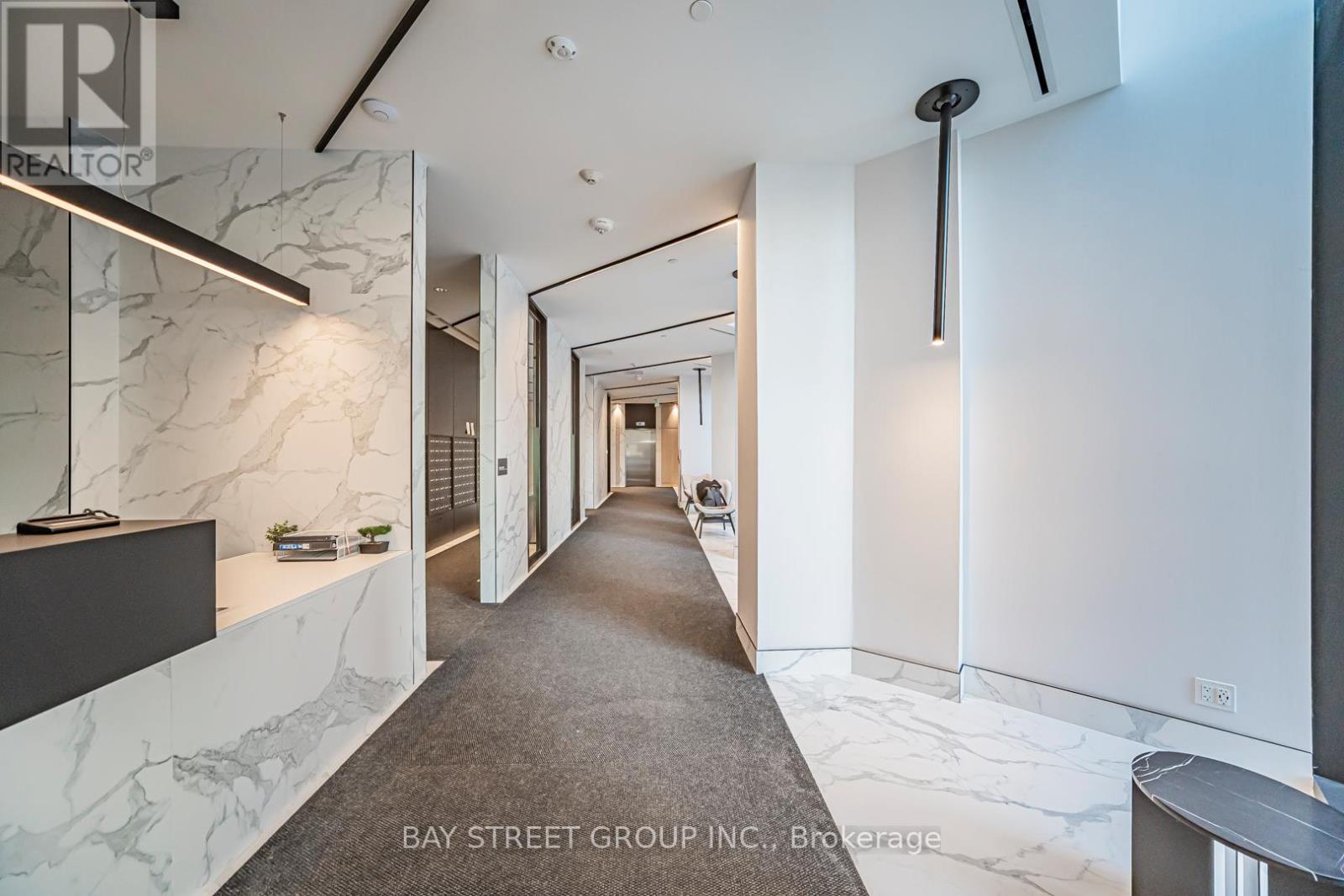 1024 - 30 Tippett Road, Toronto, Ontario  M3H 0E3 - Photo 6 - C12939092