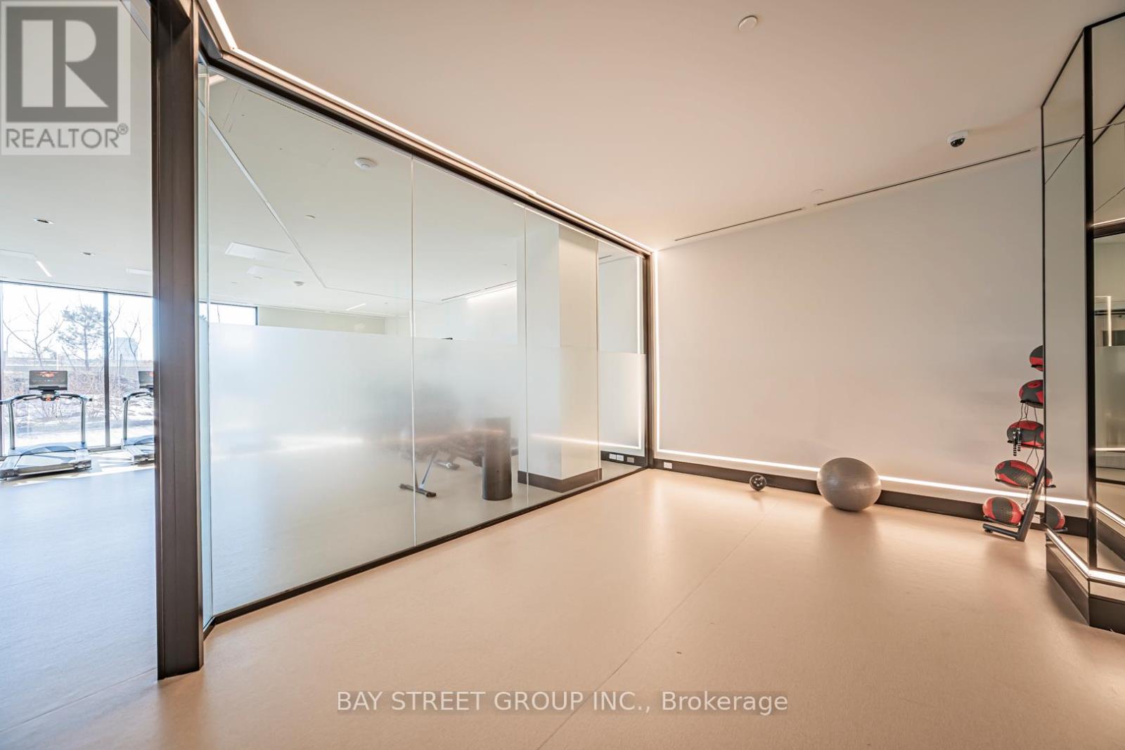 1024 - 30 Tippett Road, Toronto, Ontario  M3H 0E3 - Photo 8 - C12939092