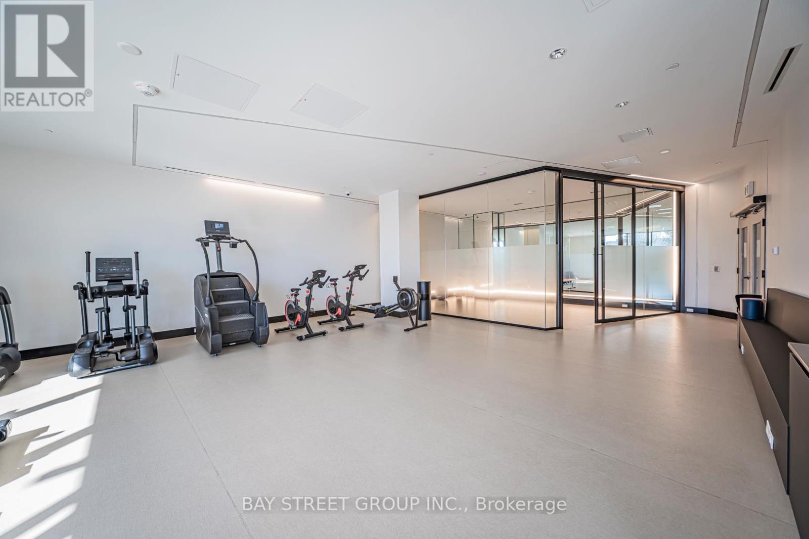 1024 - 30 Tippett Road, Toronto, Ontario  M3H 0E3 - Photo 9 - C12939092