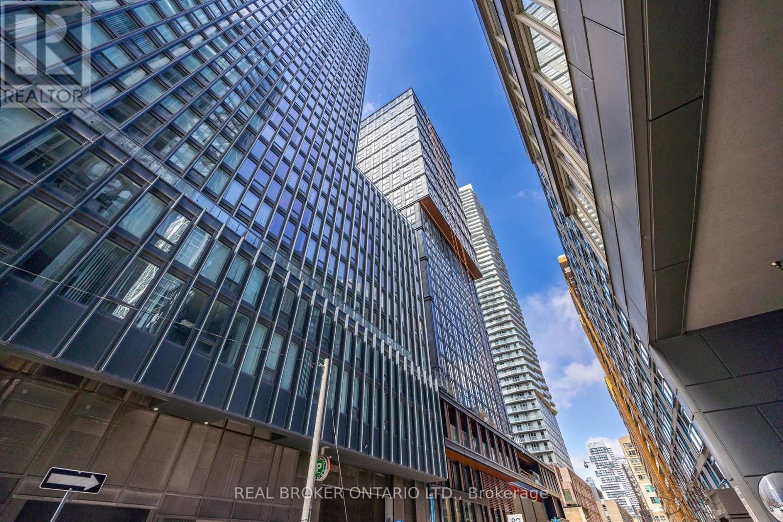 2006 - 82 DALHOUSIE STREET, Toronto, Ontario