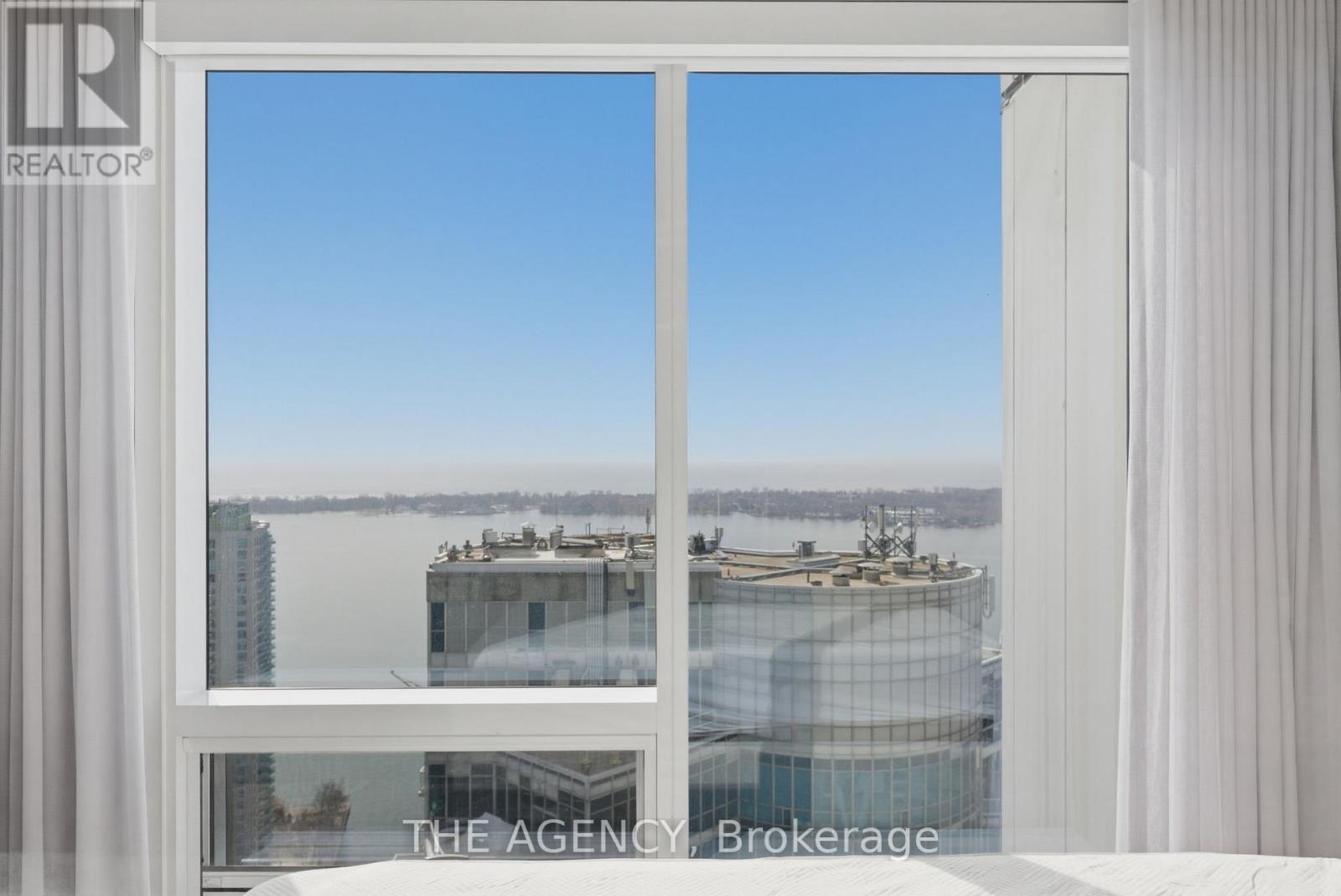 4205 - 10 York Street, Toronto, Ontario  M5J 0E1 - Photo 16 - C12939152