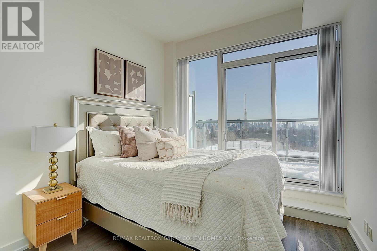 806 - 6 Parkwood Avenue, Toronto, Ontario  M5V 0A3 - Photo 17 - C12939168