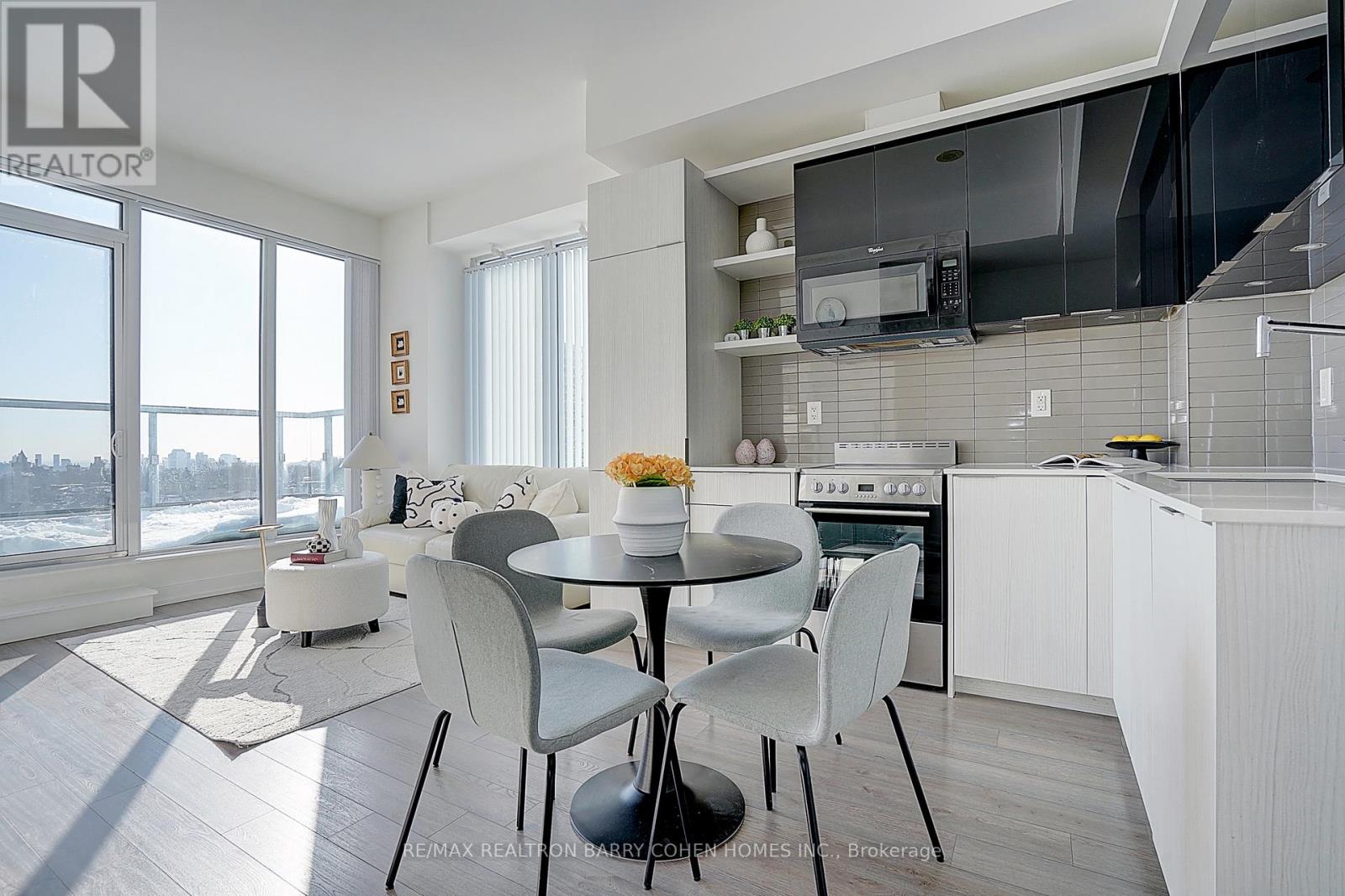 806 - 6 Parkwood Avenue, Toronto, Ontario  M5V 0A3 - Photo 6 - C12939168