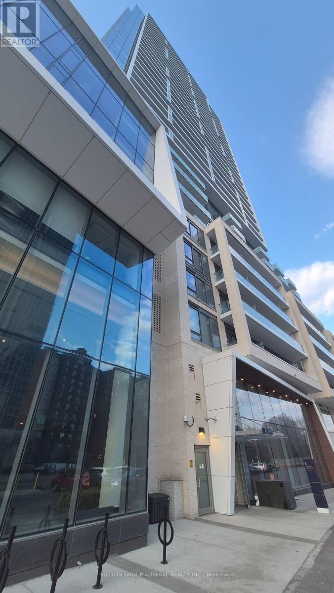 8 OLYMPIC GARDEN DRIVE, Toronto, Ontario