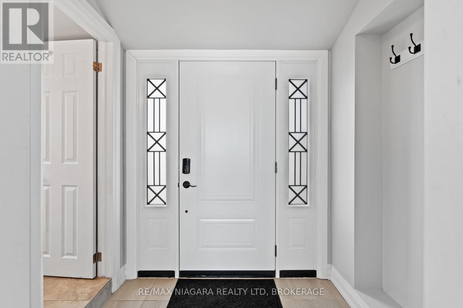 2952 North Shore (Regional Rd 3) Drive E, Haldimand, Ontario  N0A 1K0 - Photo 3 - X12938926