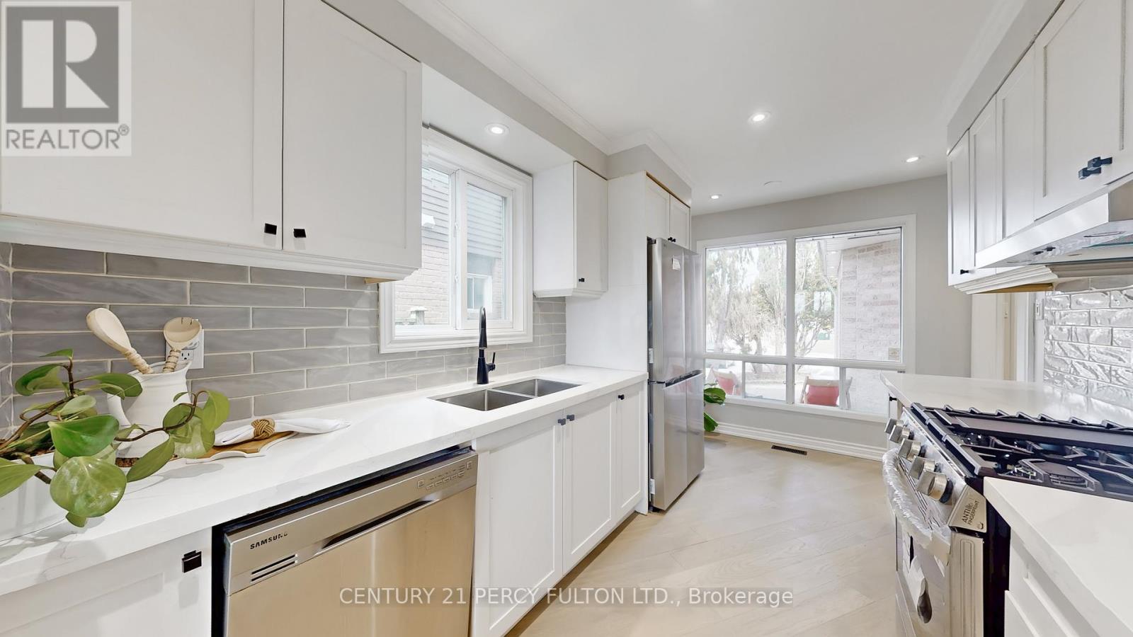 1671 Portland Court, Pickering, Ontario  L1V 5L5 - Photo 17 - E12938958