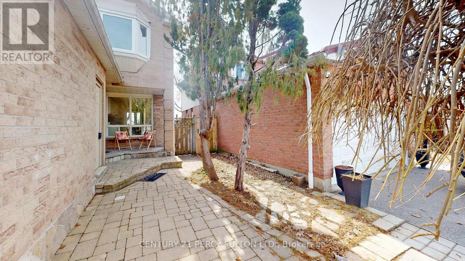 1671 Portland Court, Pickering, Ontario  L1V 5L5 - Photo 5 - E12938958