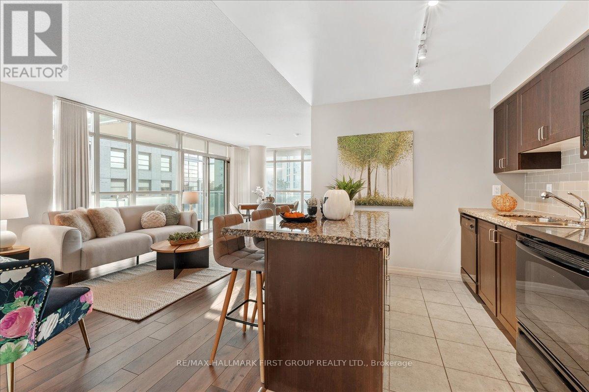 303 - 1600 Charles Street, Whitby, Ontario  L1N 0G4 - Photo 2 - E12938994