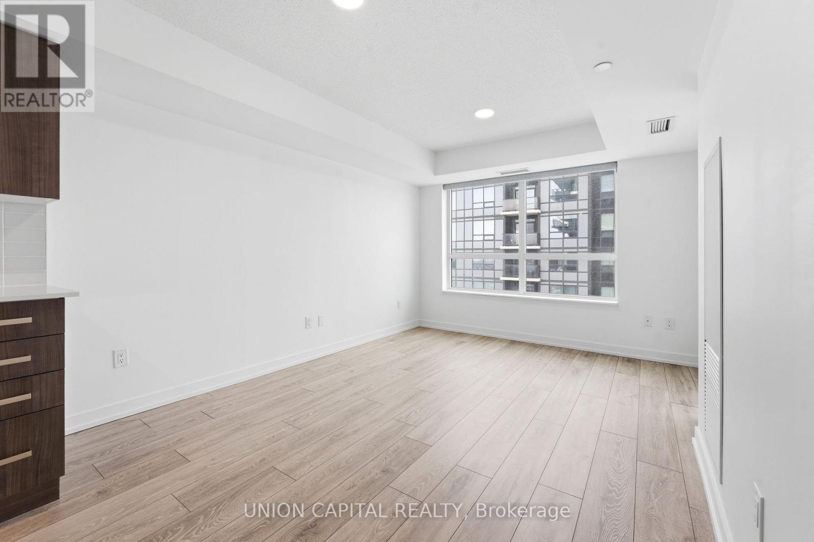 1403 - 1455 Celebration Drive, Pickering, Ontario L1W 0C3 - Photo 8 - E12939128