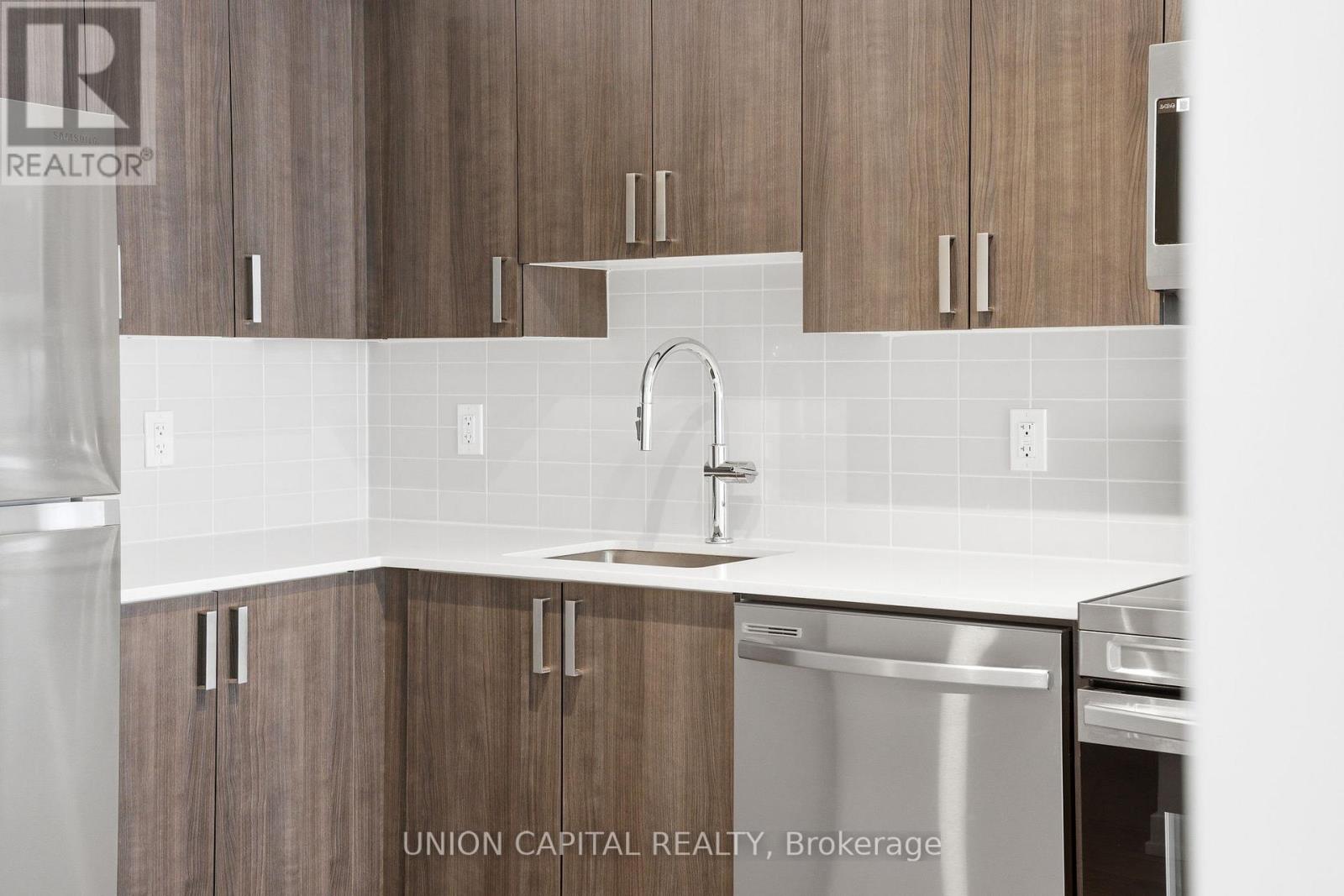 1403 - 1455 Celebration Drive, Pickering, Ontario L1W 0C3 - Photo 9 - E12939128