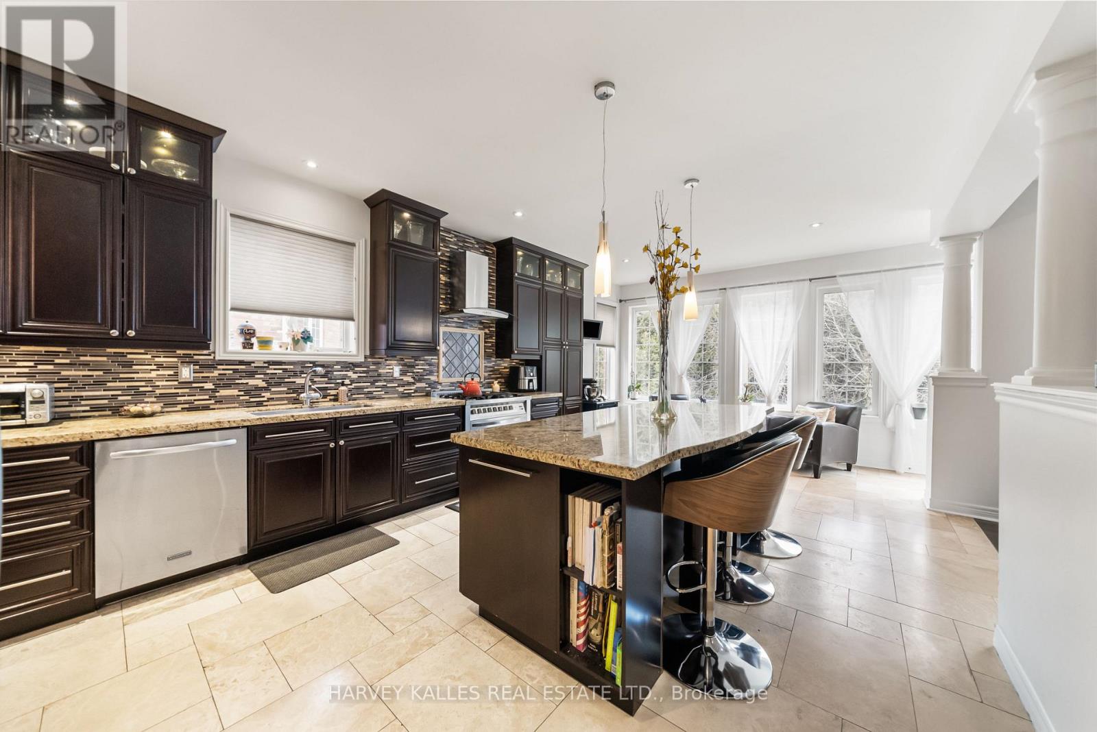 86 Rockland Crescent, Whitby, Ontario  L1M 0A9 - Photo 15 - E12939202