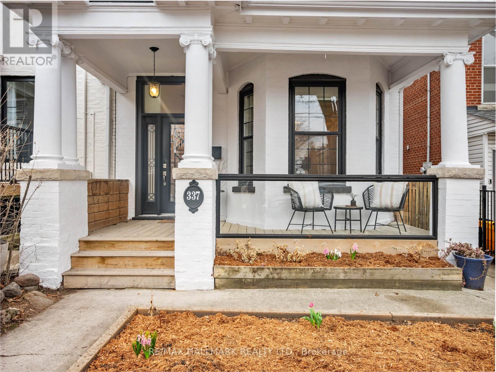 337 Leslie Street, Toronto, Ontario  M4M 3C8 - Photo 2 - E12939220