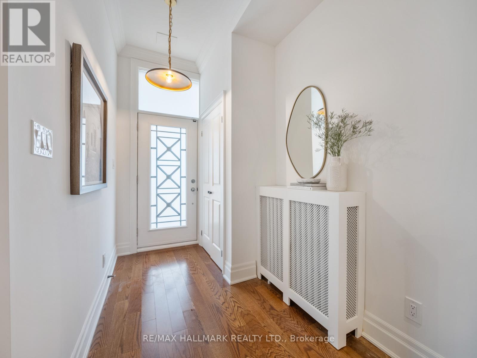 337 Leslie Street, Toronto, Ontario  M4M 3C8 - Photo 4 - E12939220