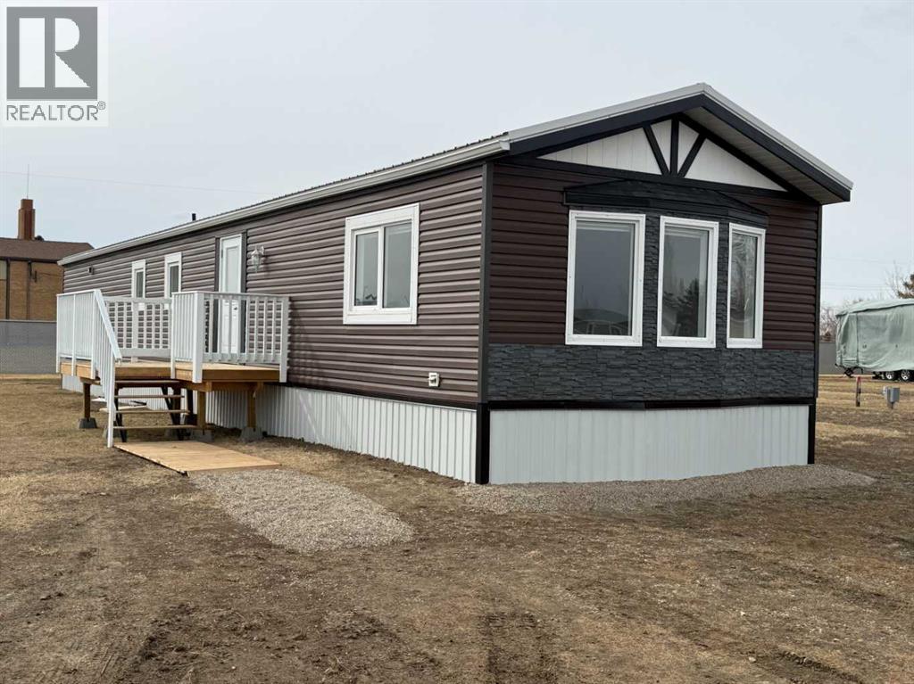 50-300 Roseglen Close, Rosemary, Alberta