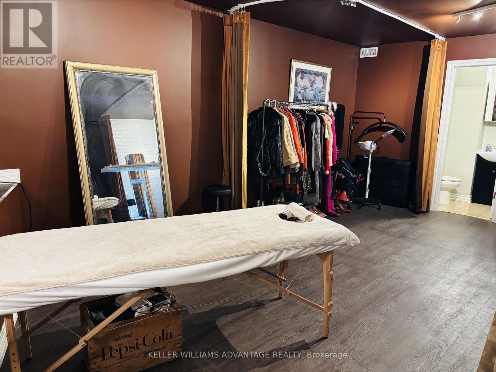 Lower - 1493 Dundas St W Street, Toronto, Ontario M6K 1T6 - Photo 5 - C12904360