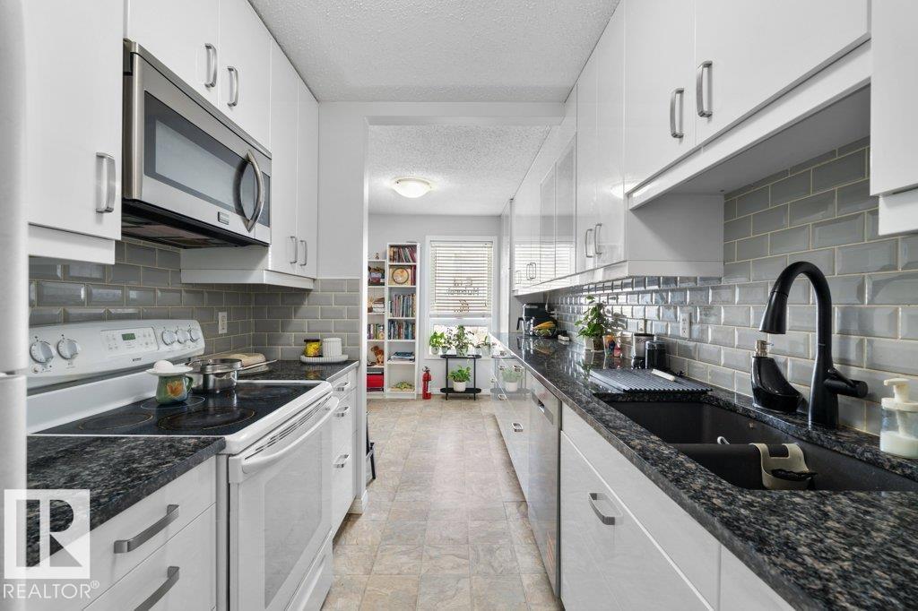 638 Saddleback Rd Nw, Edmonton, Alberta  T6J 4Z3 - Photo 6 - E4479816