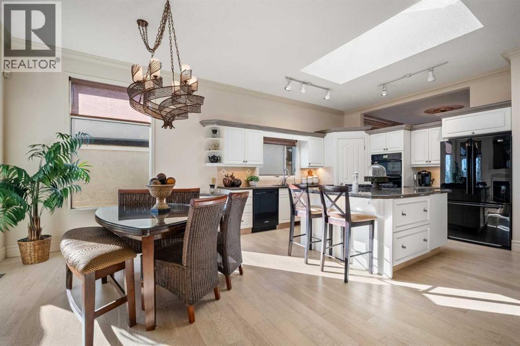 60 Woodpark Close Sw, Calgary, Alberta  T2W 6G9 - Photo 8 - A2286750